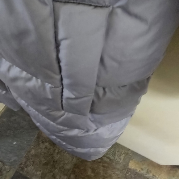 Coach Mid Puffer SOLD OUT - Picture 13 of 16